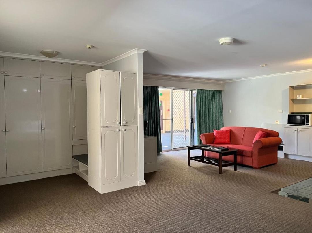 Stay At Alice Springs Hotel Extérieur photo