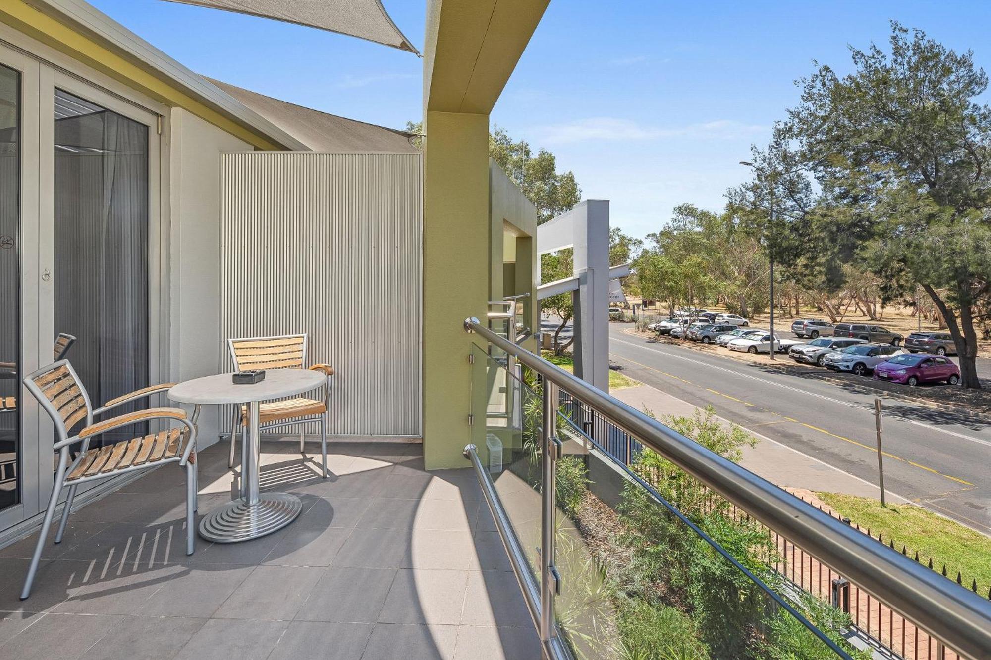 Stay At Alice Springs Hotel Extérieur photo