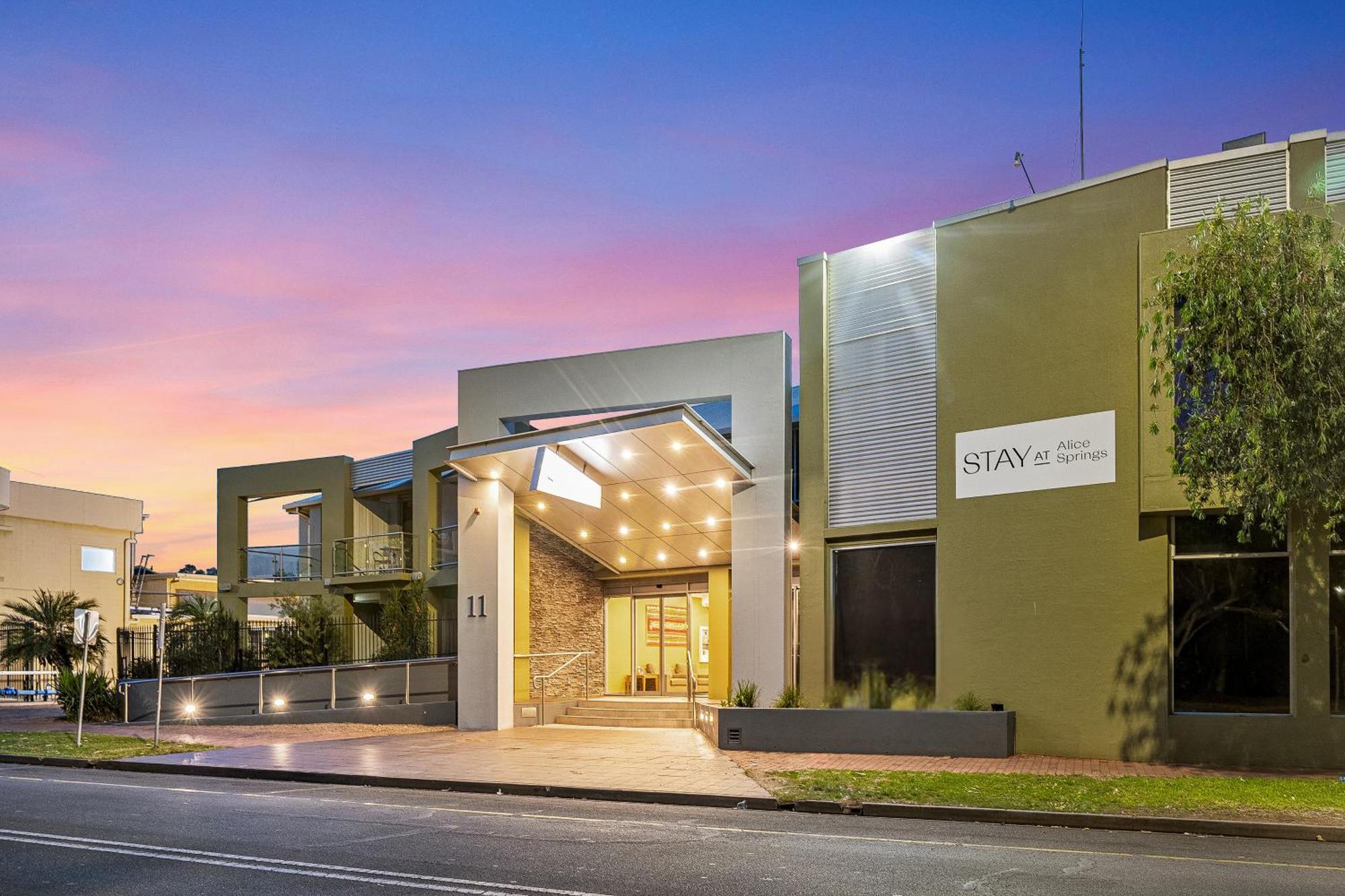 Stay At Alice Springs Hotel Extérieur photo
