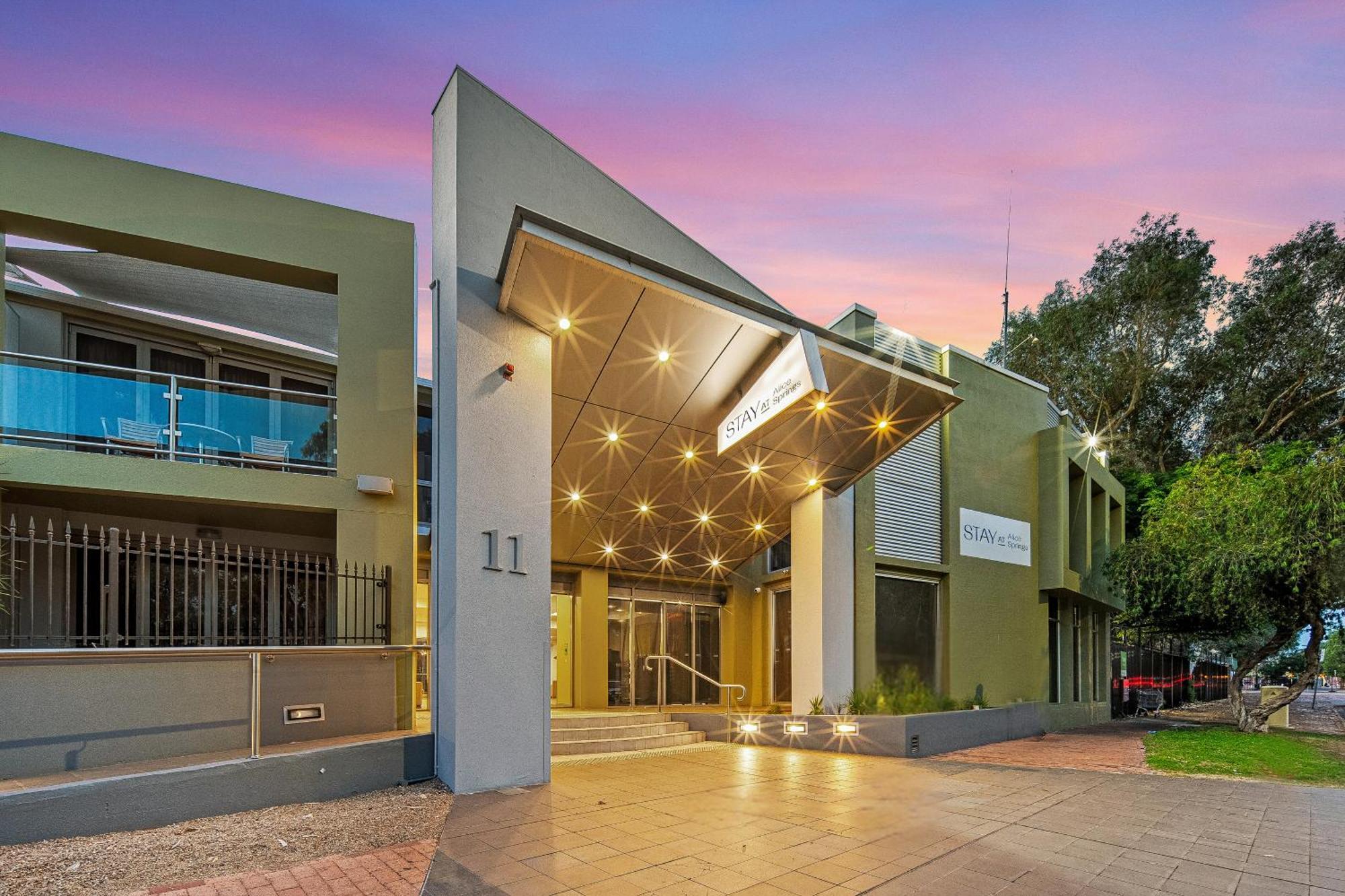Stay At Alice Springs Hotel Extérieur photo