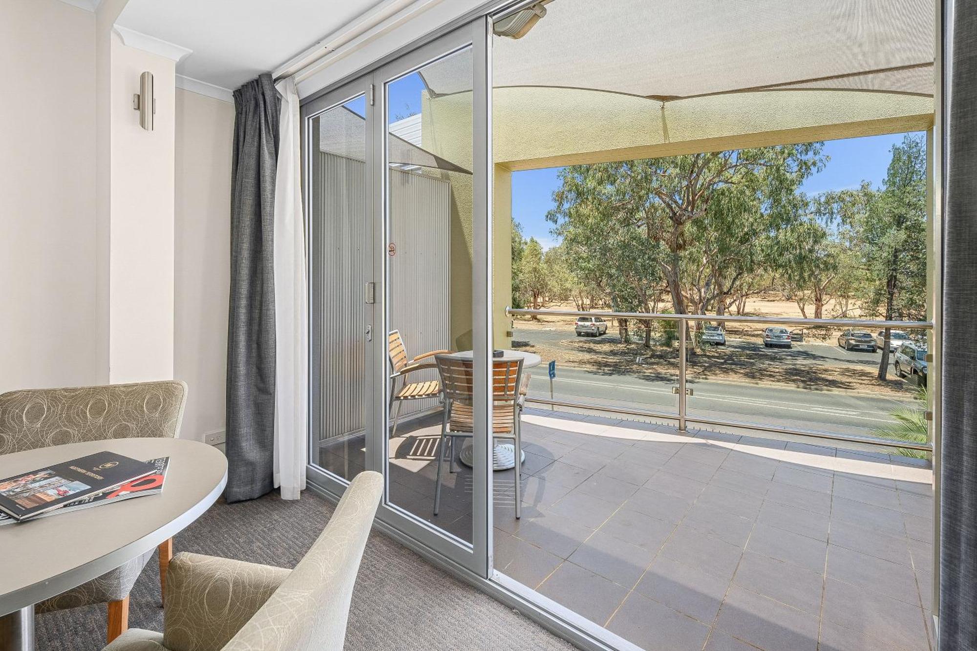 Stay At Alice Springs Hotel Extérieur photo