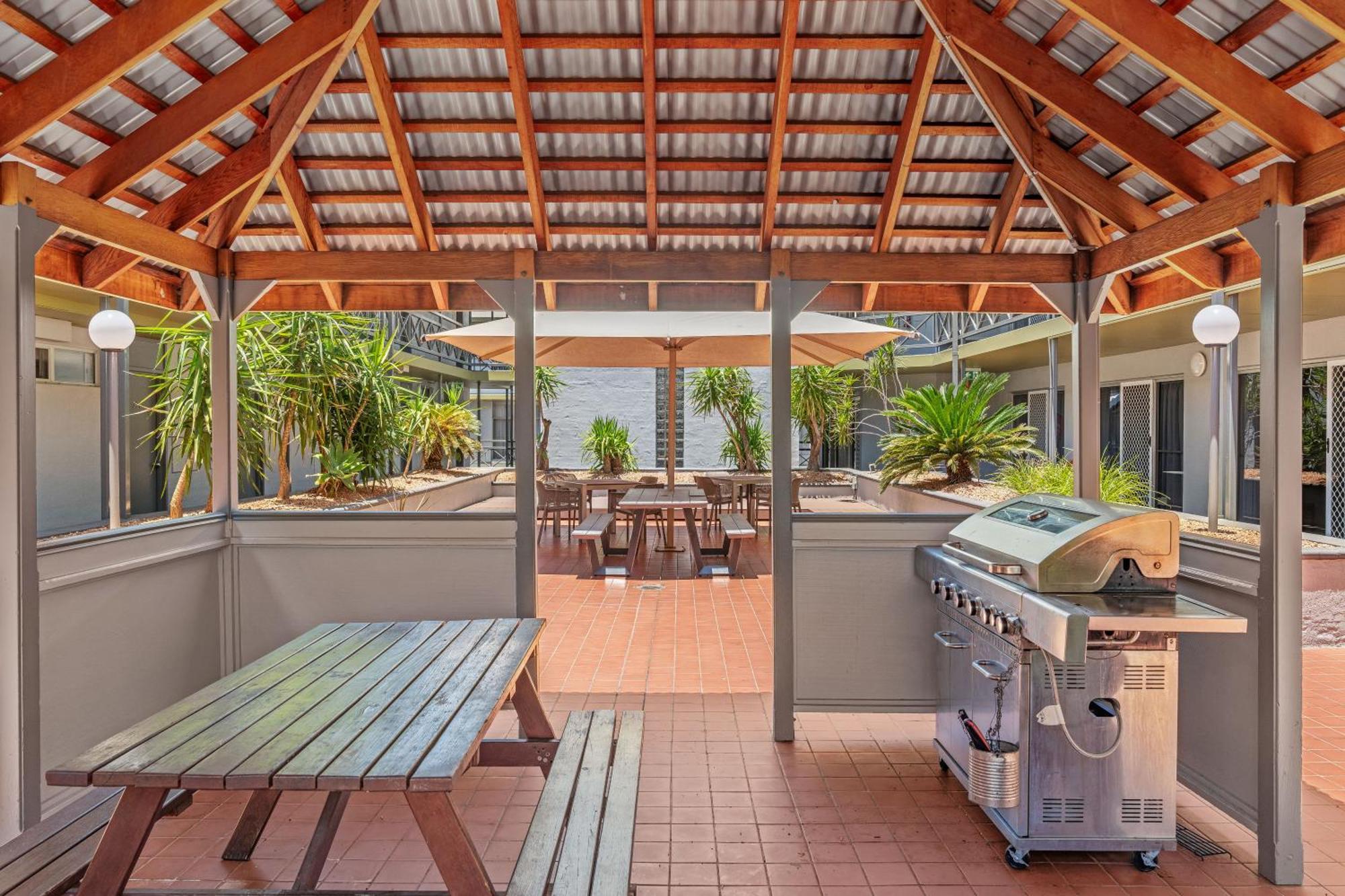 Stay At Alice Springs Hotel Extérieur photo